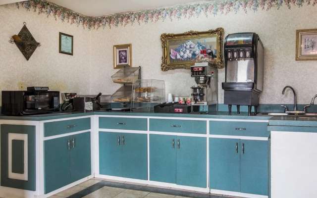 Key West Inn - Montgomery South