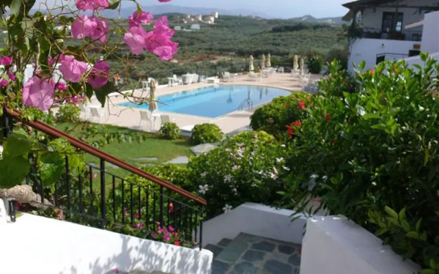 Bella Vista Village Hotel