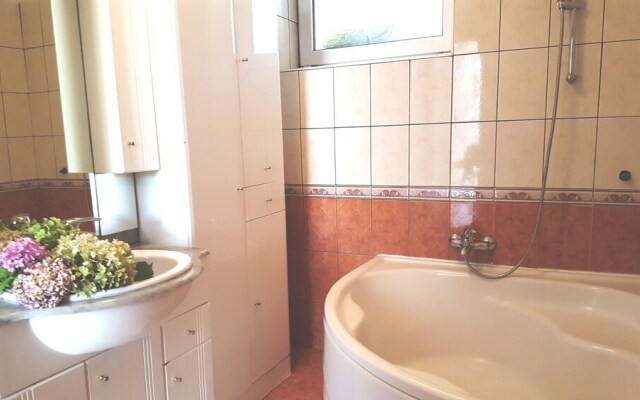 Top Spot Guesthouse - Adults Only