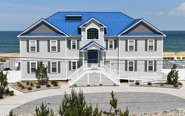 Over The Moon - 9 Br Home