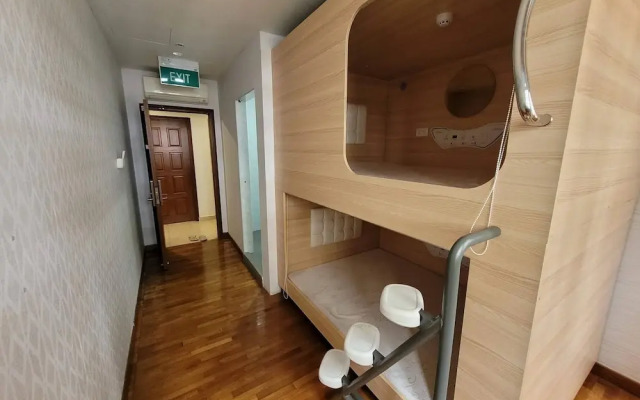 Wink @ Upper Cross Street - Hostel