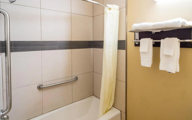 Econo Lodge Inn & Suites Fallbrook Downtown