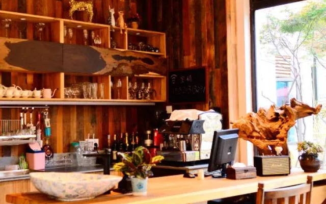 Moganshan Muddlehead's Pet Theme B&B