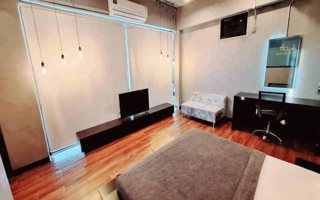 Capital O 75512 Loft Residence