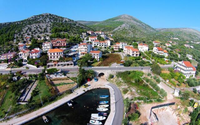 Apartments&Rooms Jelavić