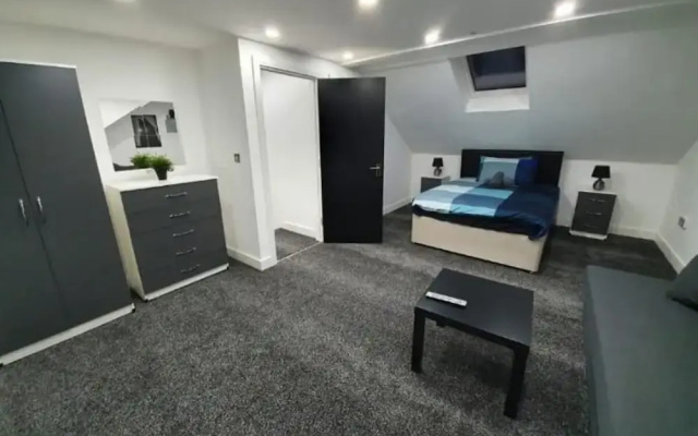 3 Bedrooms Apartments Near Town Center