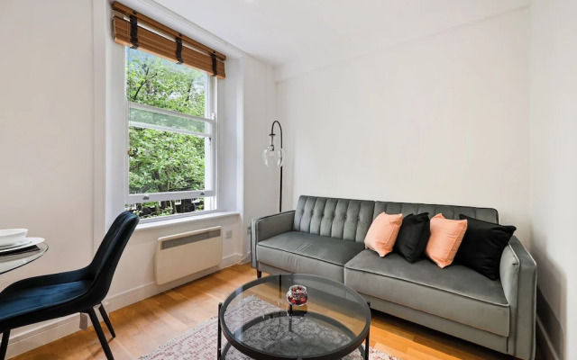 Avari Apartments – Gray’s Collection