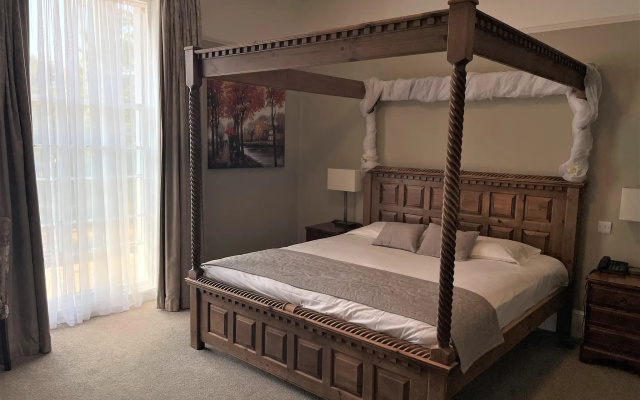 Alton House Hotel