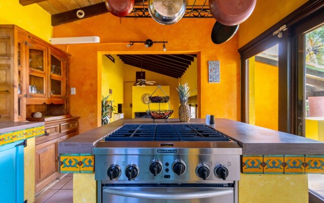 Mexican Style Villa With Private Pool, Free Utilities