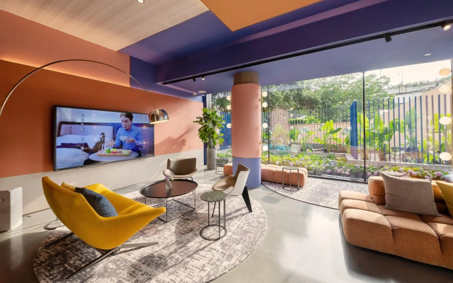 Hanting Express Shanghai Caobao Road Subway Station