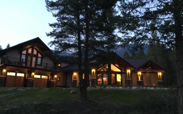 Radium Elk Park B & B