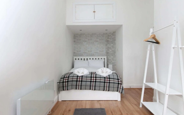 Studio Flat In Canonmills