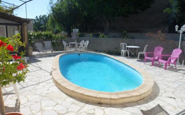 Hotel L'Escale des Alpilles
