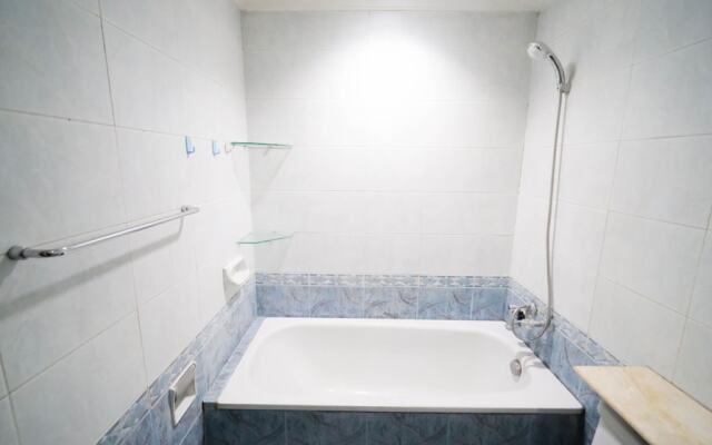 Best Deal And Homey 2Br At Taman Beverly Apartment