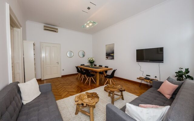 Best Luxury apt in Zagreb for 16 ppl