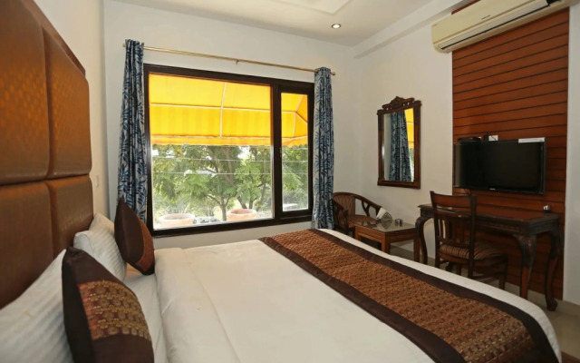OYO Premium Galleria Market DLF 4