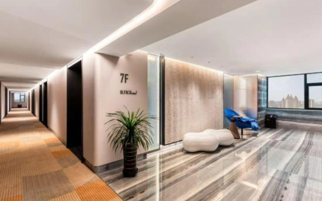 Baolifeng International Business Hotel