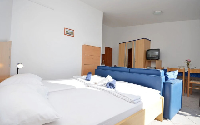 Apartments Mira