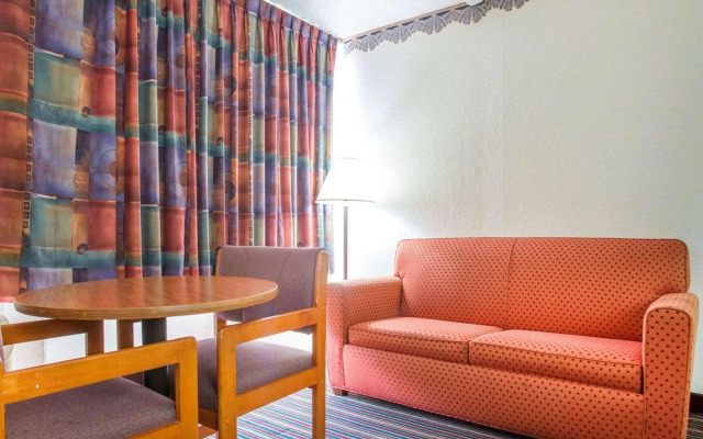 Rodeway Inn Stone Mountain