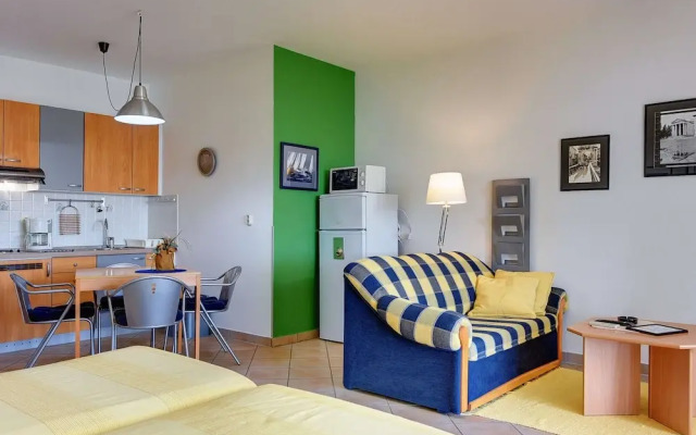 Airconditioned Studio Apartment With Seaview