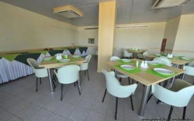 Sol Plaza Apartments