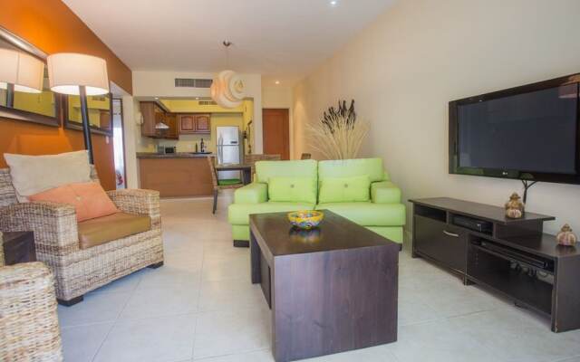 Luna Maya? Beautiful 2BR Beach Condo By Select