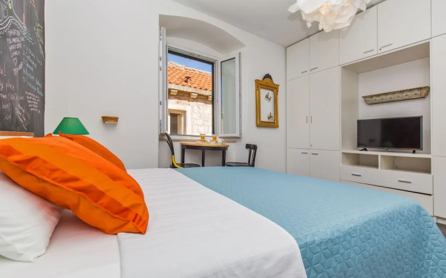 Apartment & Room Joy