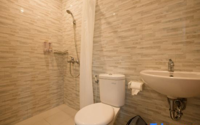RedDoorz Plus @ Kencana Residence Jimbaran – Bathroom – Jimbaran