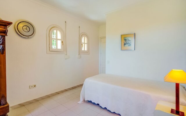 Beautiful Villa in Pedreguer With Swimming Pool