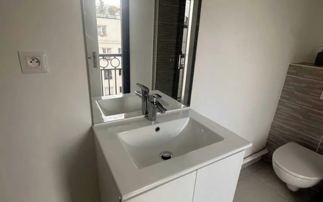 Elegant Appt - 3bdr/8p - Near Paris & La Defense