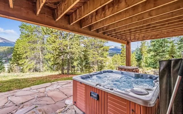 Little Bear Lodge 4 Bedroom Home