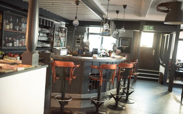 bed & bar No.8 Hostel Adults Only
