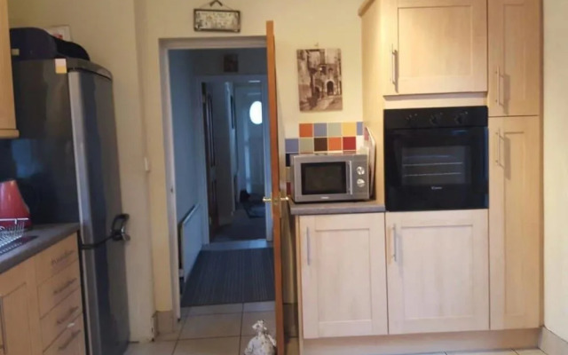 Belfastbreaks - Modern 4 Bedroom Townhouse in South Belfast