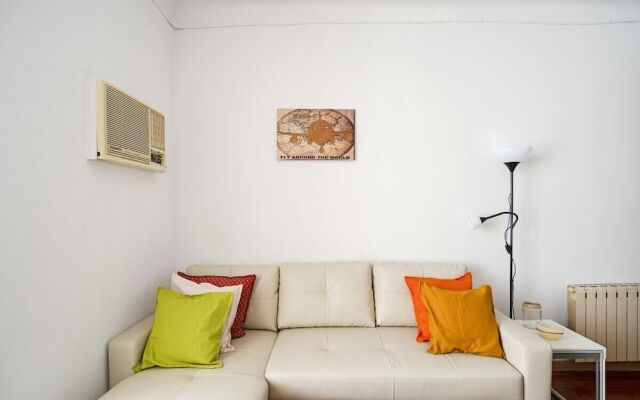 Spacious 4 Bed Apt Close To Sagrada Familia Temple