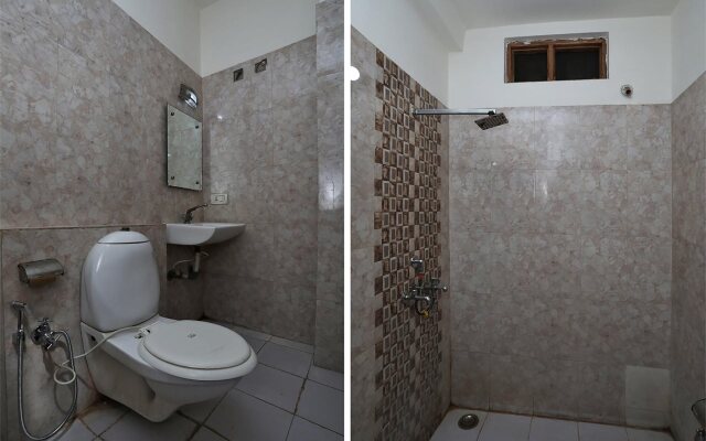 Hotel Vanaya Palace by OYO Rooms