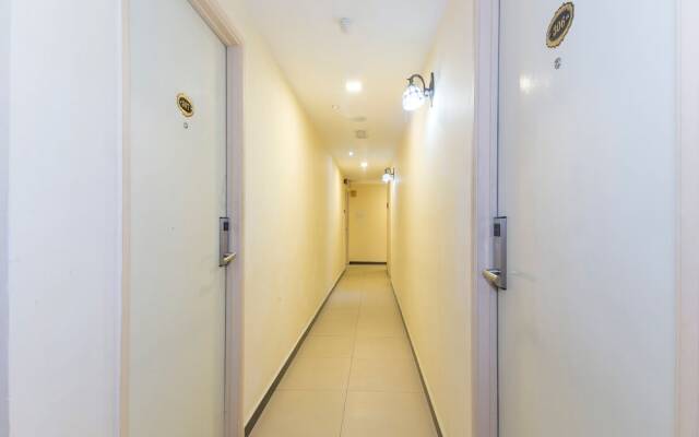 OYO 124 Hotel Seniman Sentul