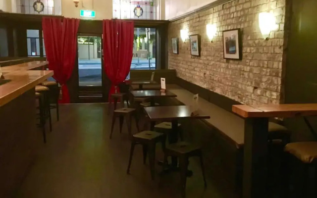 Unique 3 Bedroom Apartment In Woolloongabba