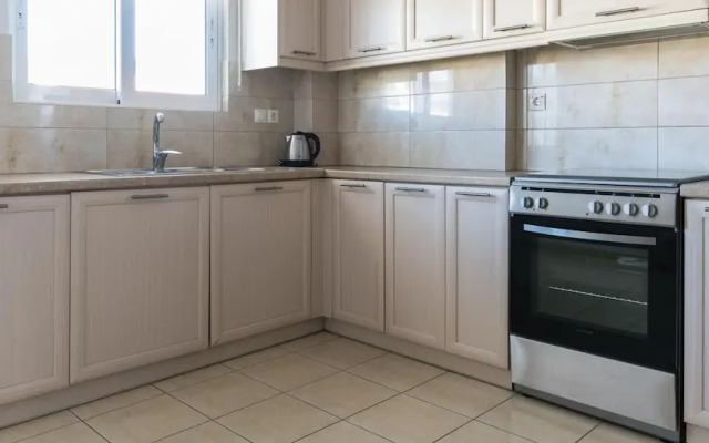 Elise Apartment Airport  by Airstay