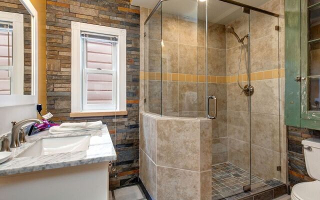 Ontario Park City bungalow