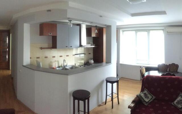 Apartment Avenyu