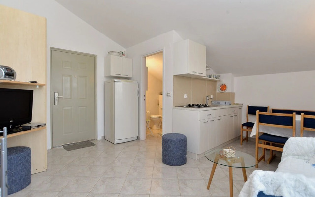Apartment 1860