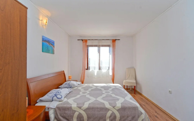 Apartment 623