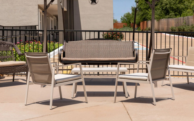 Days Inn by Wyndham Suites Fredericksburg