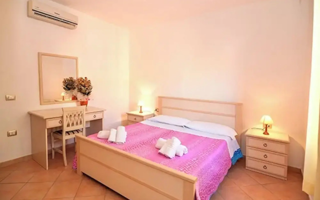 Residence with swimming pool near Budoni