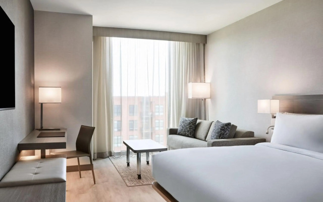 AC Hotel by Marriott St. Louis Chesterfield