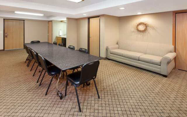 AmericInn by Wyndham Hartford WI