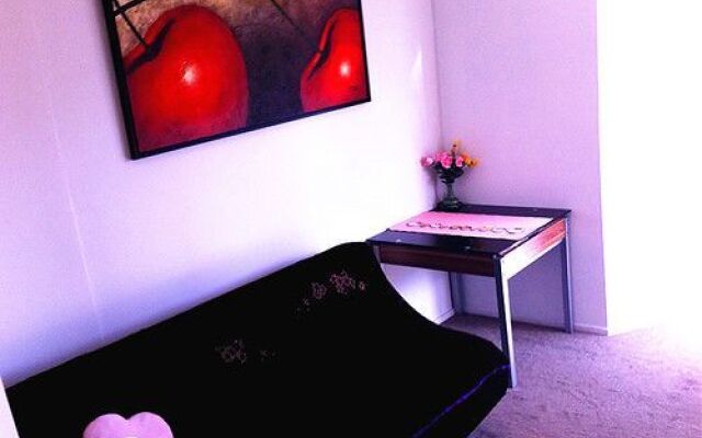 Auckland CBD Quality Apartment B & B
