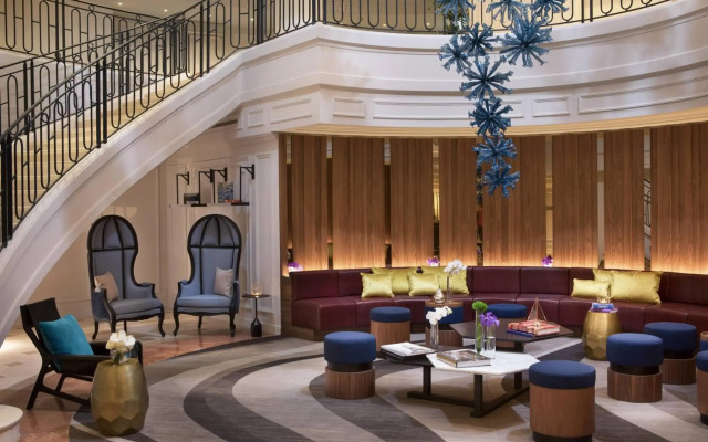 Renaissance Paris La Defense Hotel