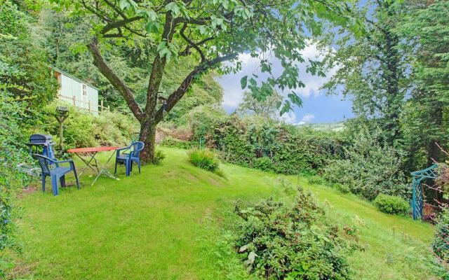 Holiday Home With Hill View & Garden
