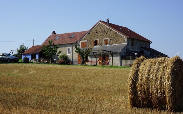 Cosy Holiday Home in Rémilly With a Terrace